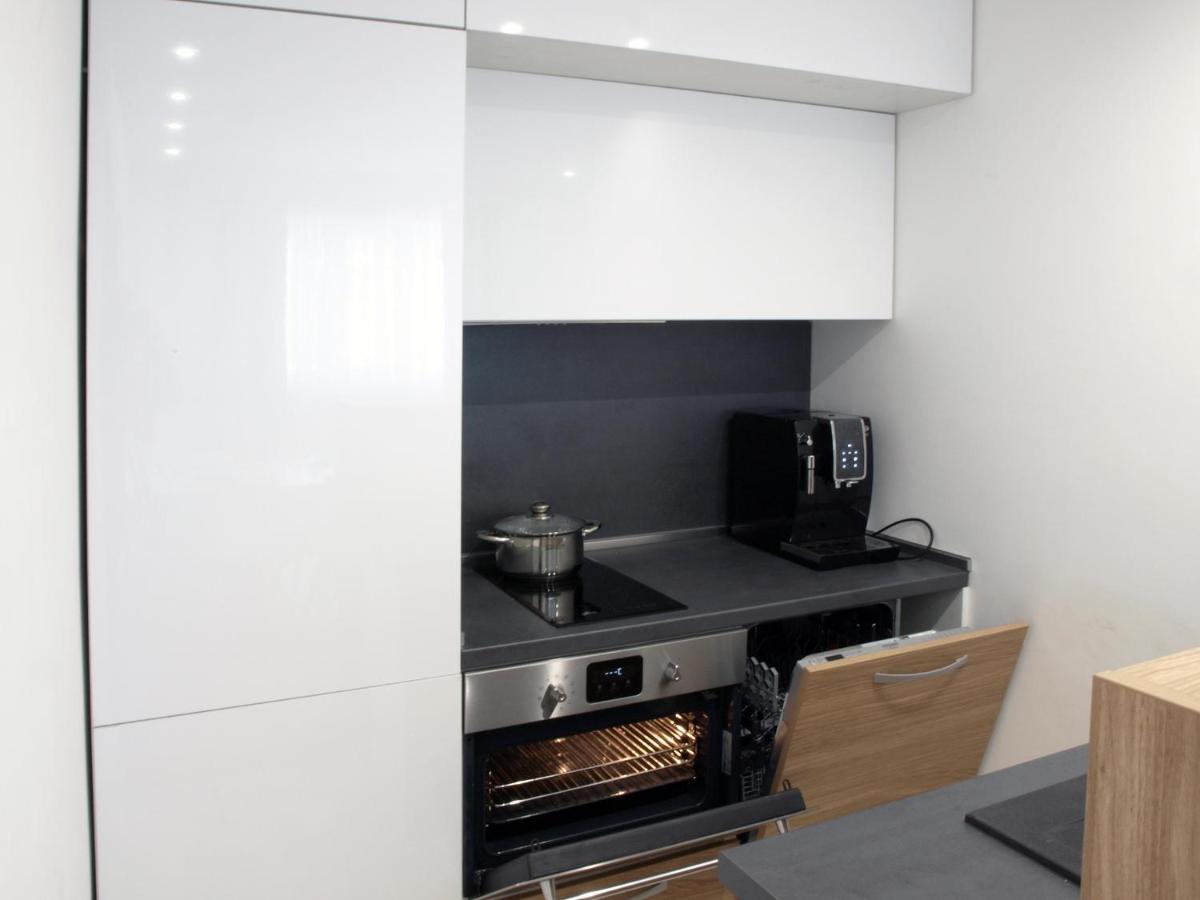 Appartement L&C- Location And Comfort In 2 Bdr à Sofia Extérieur photo